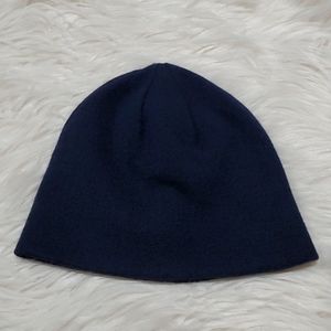 Nwt LL bean reversible beanie. Navy and stripes